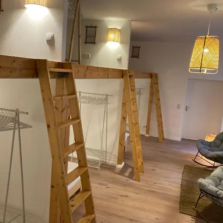 Minimal Hostel No.43